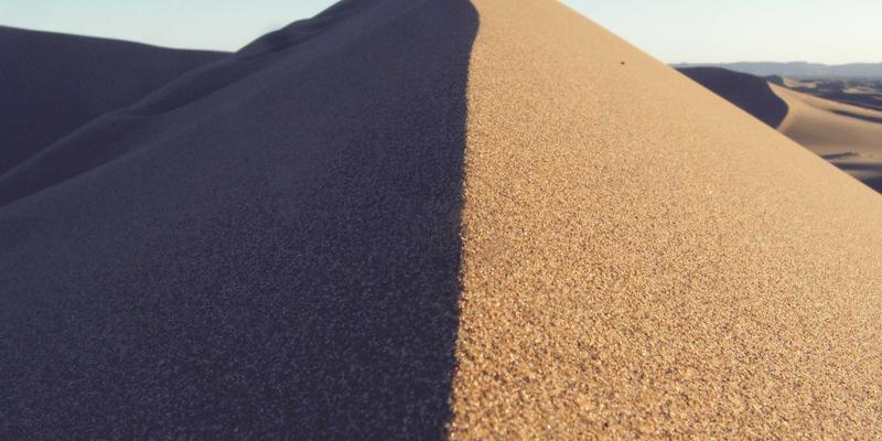 超融合基础设施（HCI）网络设计深度解析：优化虚拟化工作负载性能与可靠性的关键技术