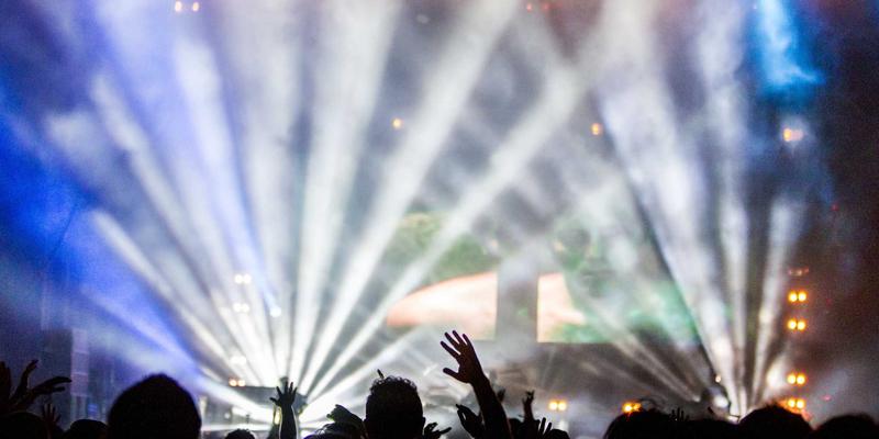 量子保密通信网络：揭秘未来网络安全的终极形态与技术挑战